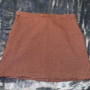 Houndstooth pattern skirt